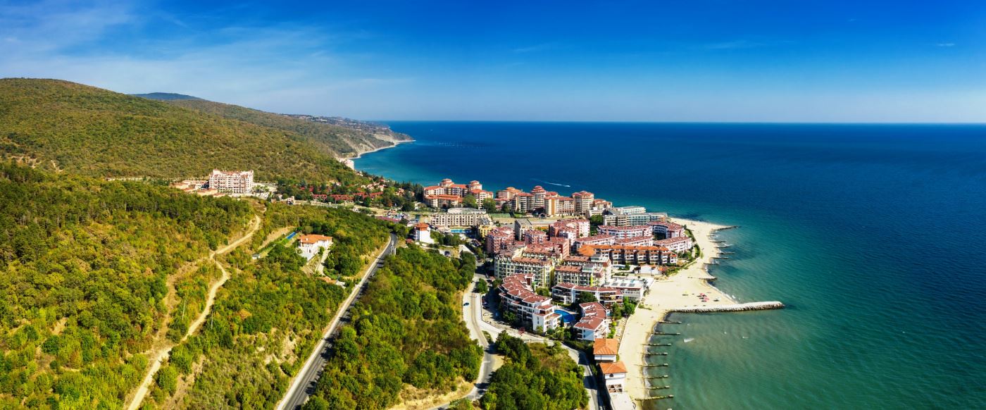 Fully Furnished One-Bedroom Apartment on the Beachfront with Sea View in Elenite