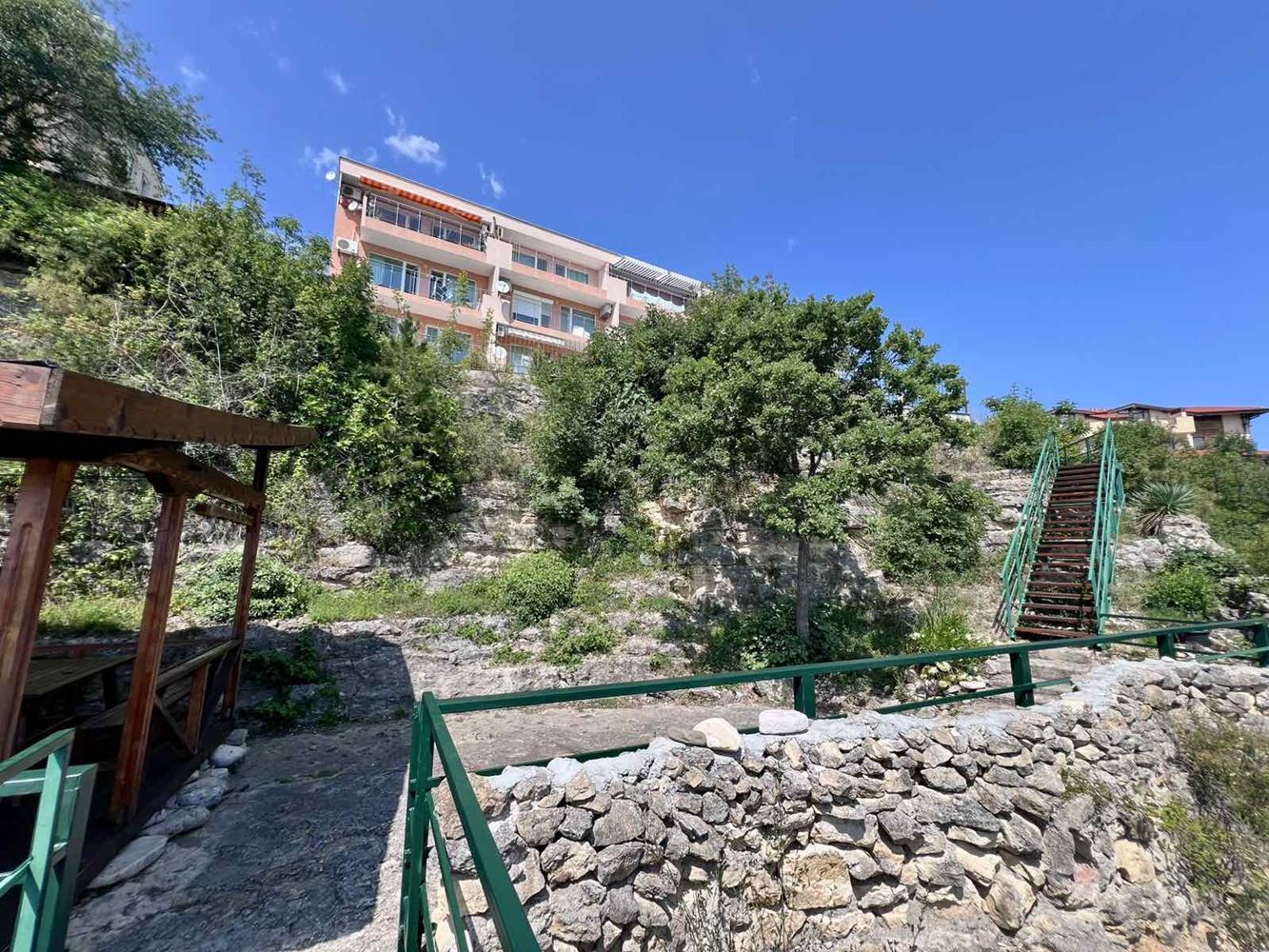 One-Bedroom Apartment with Direct Sea View in Sveti Vlas – Comfort, Tranquility and Resort Lifestyle