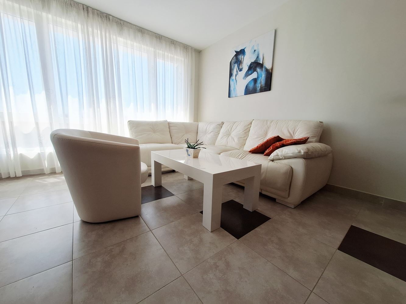 Spacious two-bedroom apartment with parking space only 200 meters from the sea in Sveti Vlas