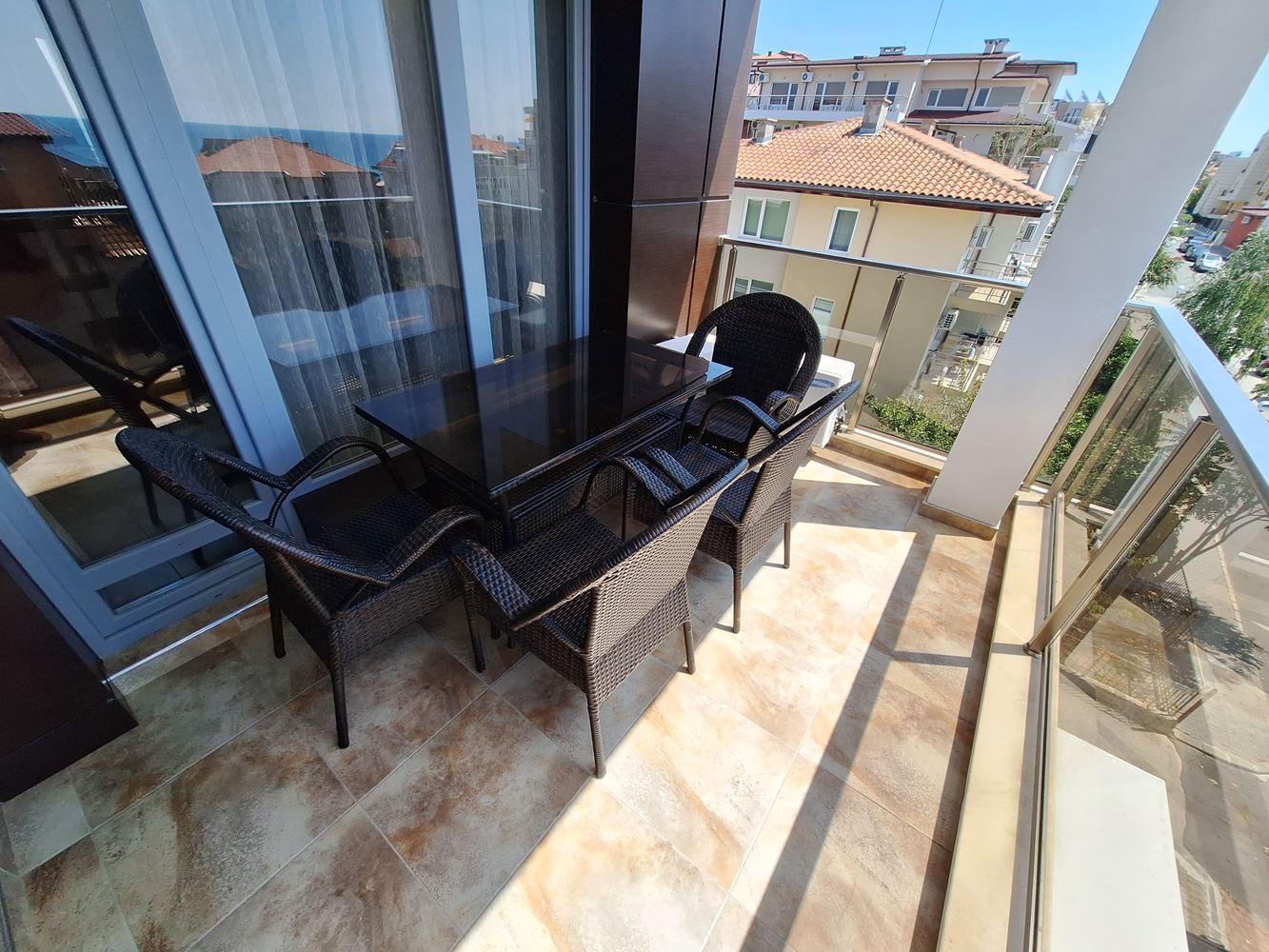 Spacious two-bedroom apartment with parking space only 200 meters from the sea in Sveti Vlas