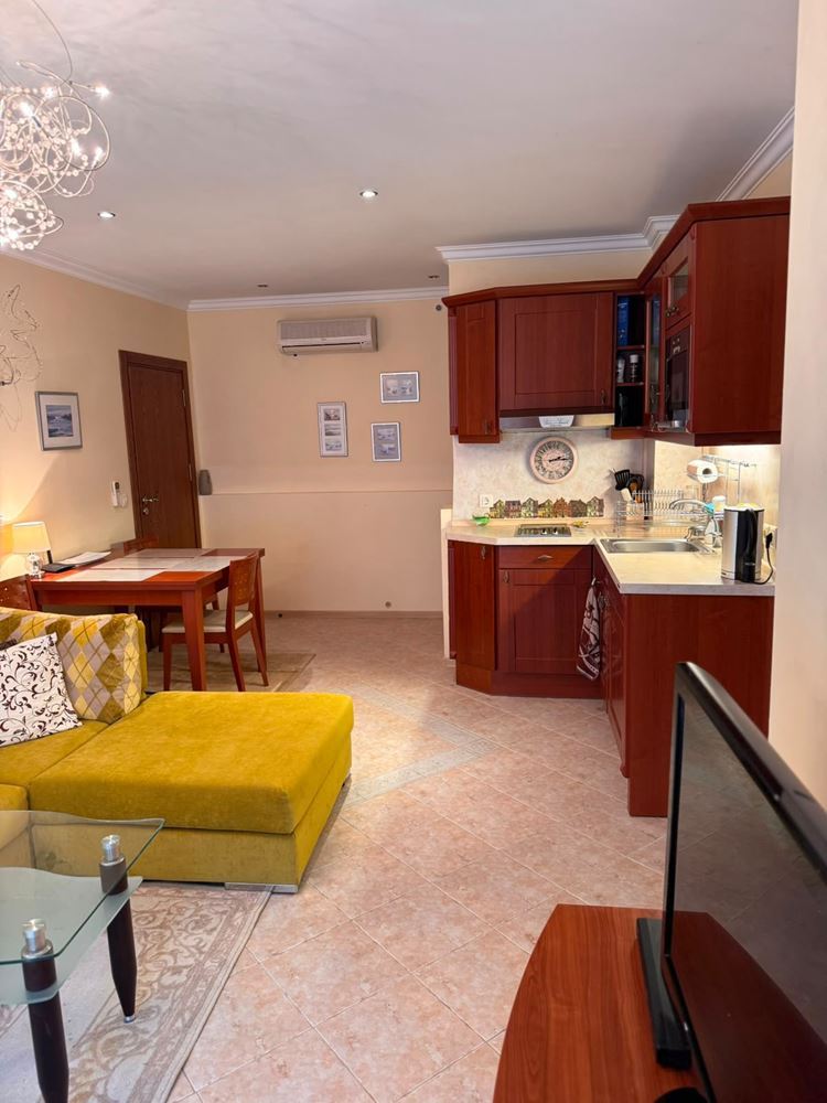 Three-room apartment with sea view surrounded by pine trees – luxury and tranquillity on the first line in Sozopol