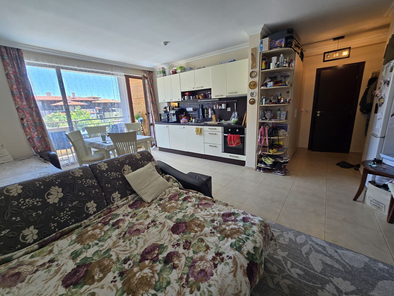 One-bedroom apartment in Sveti Vlas with direct access to the swimming pool – a quiet place for living and relaxation