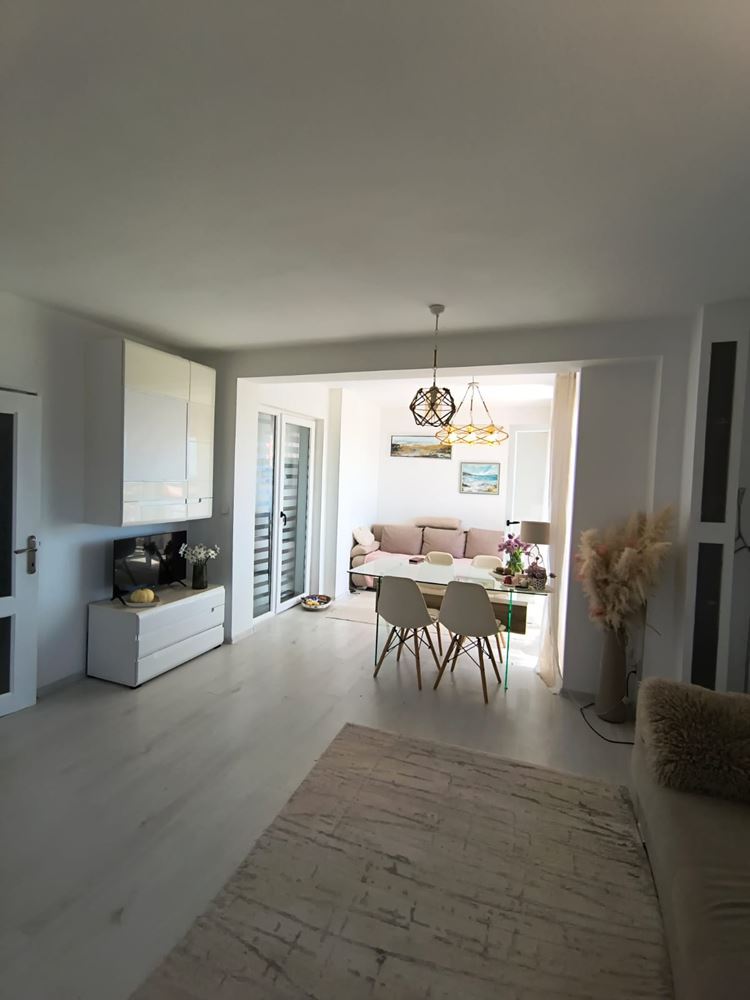 Renovated one-bedroom apartment with panoramic view in a modern complex near Sunny Beach
