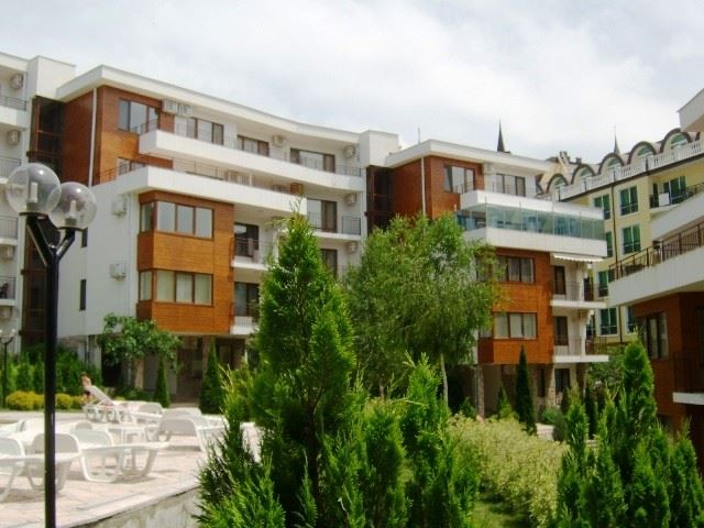 Panoramic Two-Bedroom Apartment Just Steps from the Beach in Elenite with Incredible Bay View