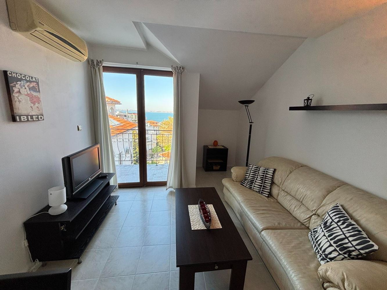 Cozy One-Bedroom Apartment with Panoramic Sea View in Sveti Vlas