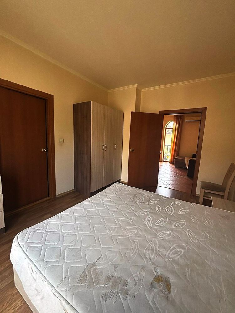 Bright One-Bedroom Apartment with a Large Terrace and Greenery Views in Elenite