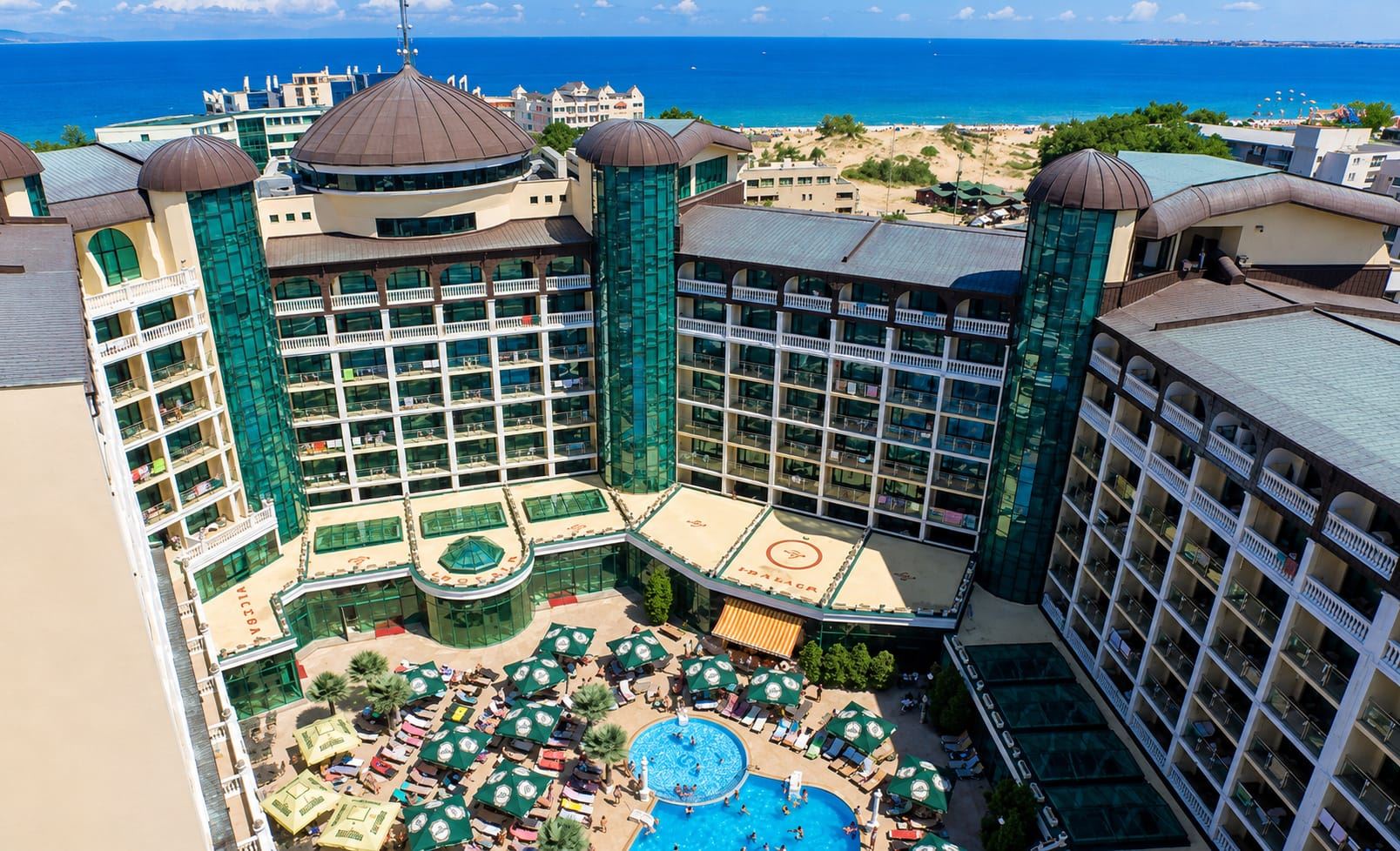Spacious One-Bedroom Apartment Just 100 Metres from the Beach in Sunny Beach – An Excellent Choice for Living and Investment