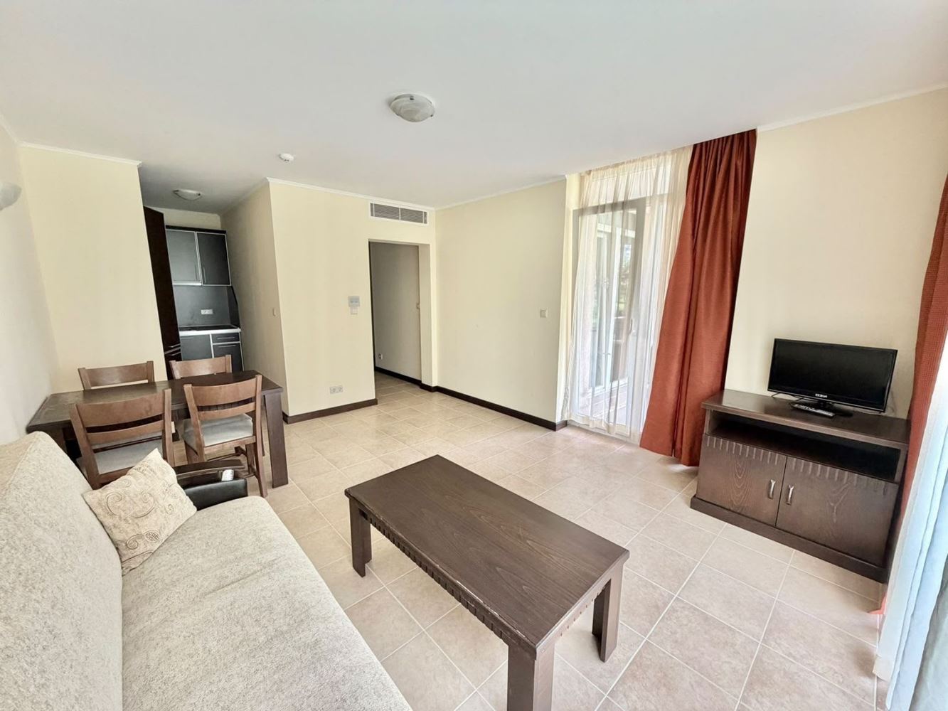 Luxury One-Bedroom Apartment with Garden View at the Southern Beach in Pomorie