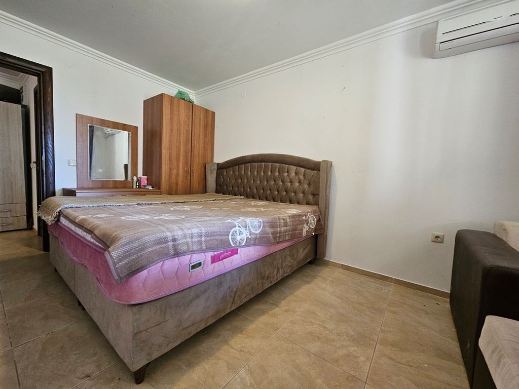 Luxury on the first line – stylish apartment with veranda, private garden, and sea view in Sveti Vlas