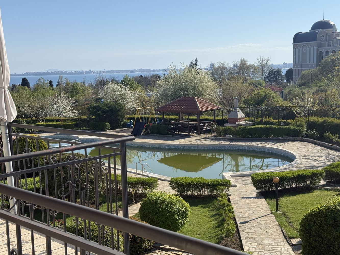 One-bedroom apartment in Sveti Vlas – 300 m from the sea, excellent infrastructure and installment payment until the end of the year