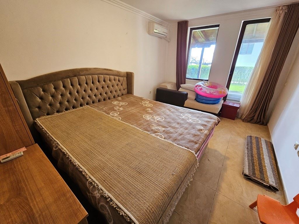 Luxury on the first line – stylish apartment with veranda, private garden, and sea view in Sveti Vlas