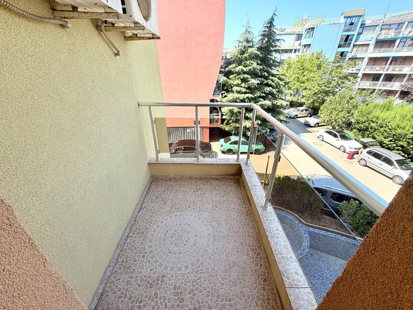 Three-room apartment in Sunny Beach with no maintenance fee – excellent location, attractive investment