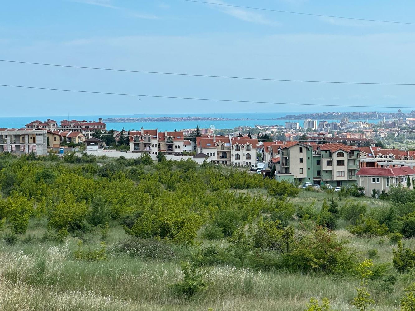 Spacious three-bedroom apartment with sea view – no maintenance fee in the quiet part of Sunny Beach