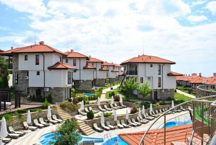Spacious One-Bedroom Apartment with Sea Views in the Sunny Beach Area