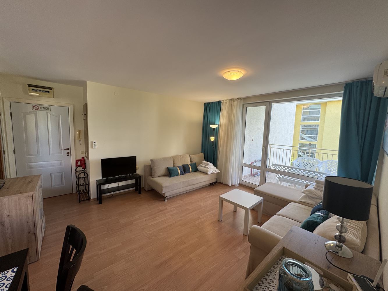 Spacious studio in Sveti Vlas with beautiful pool view – excellent investment by the sea