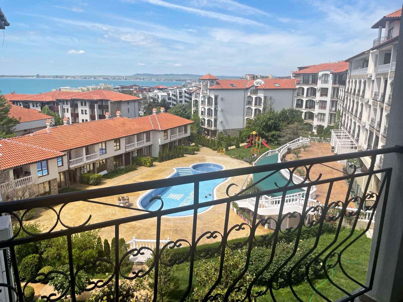 Spacious Apartment with Sea View in Saint Vlas