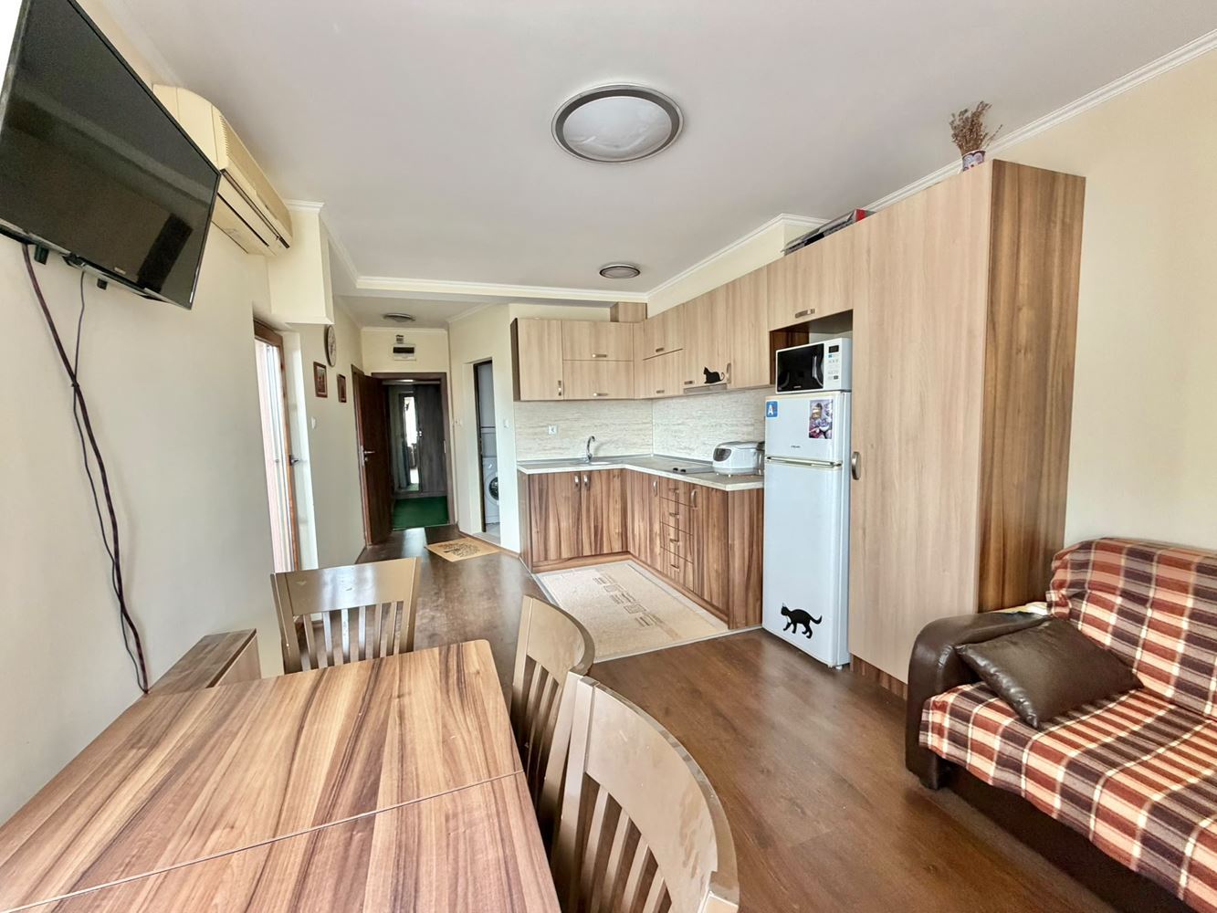 One-bedroom apartment with sea view and low maintenance fee in Ravda