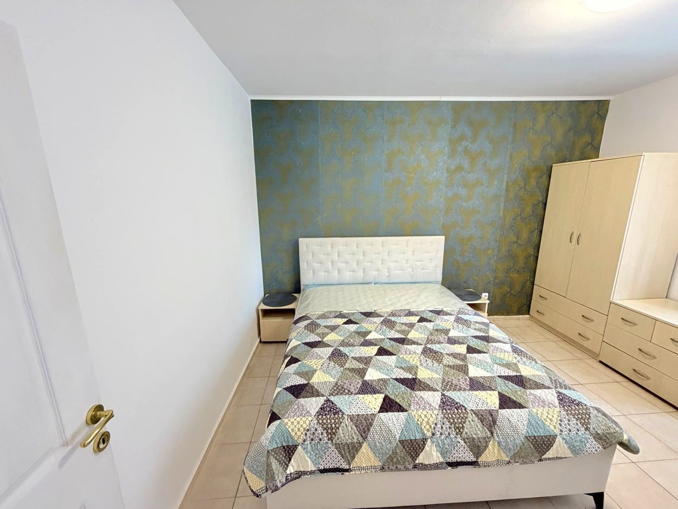 Three-room apartment with southern exposure and pool view in Sunny Beach