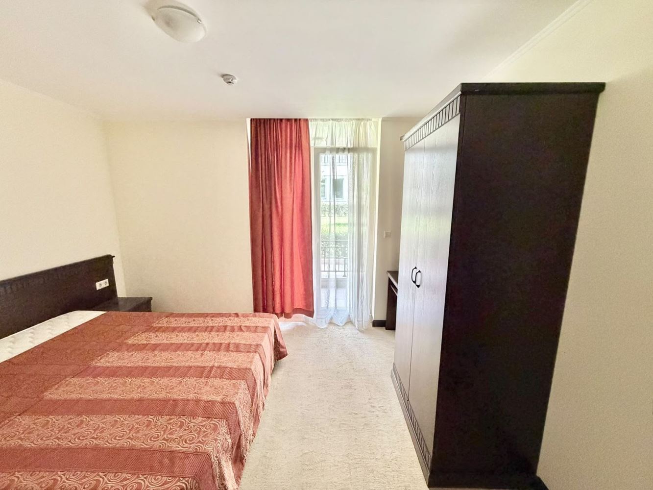 Luxury One-Bedroom Apartment with Garden View at the Southern Beach in Pomorie