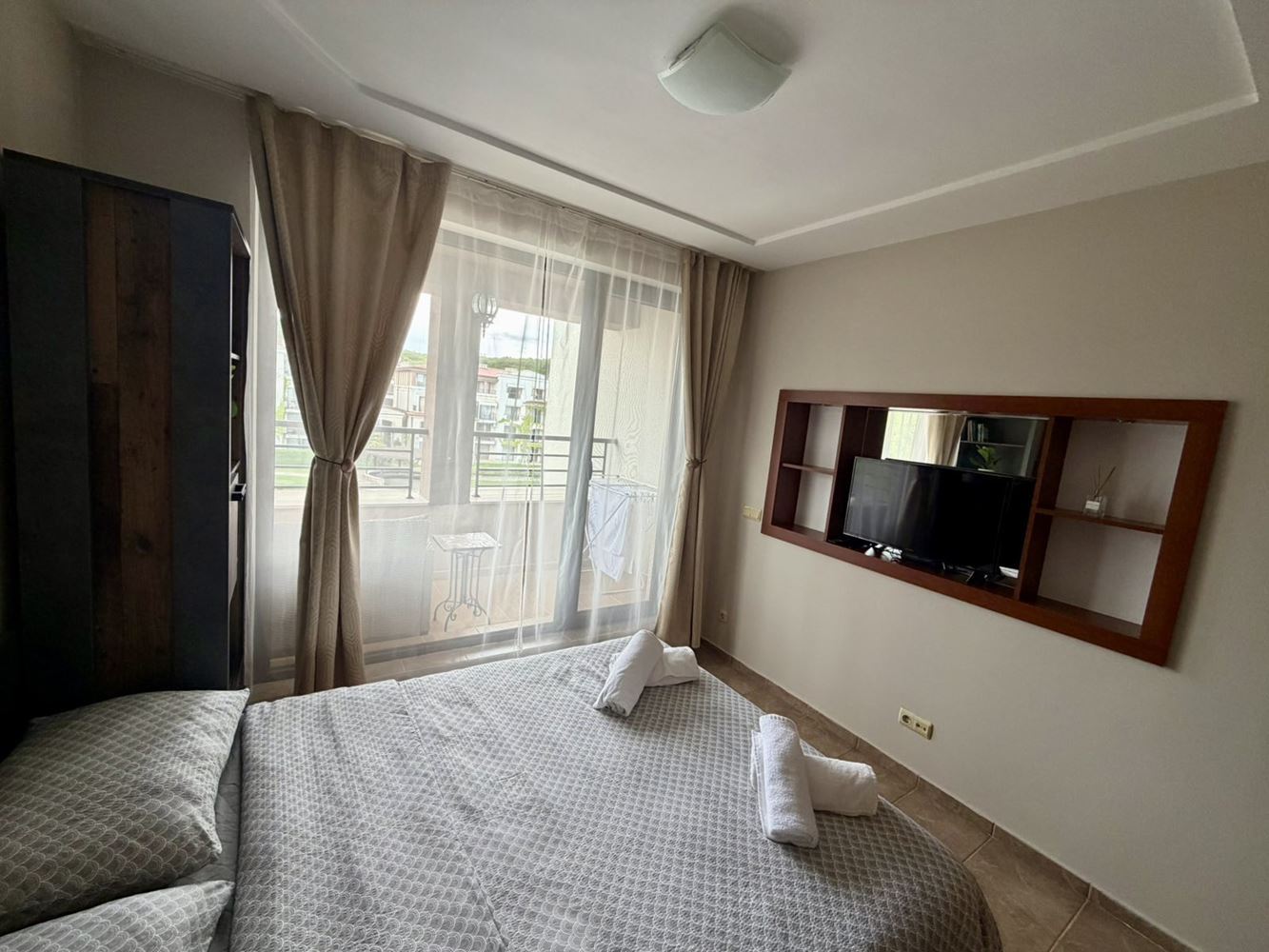 Furnished one-bedroom apartment in an elite complex with swimming pools and sports facilities