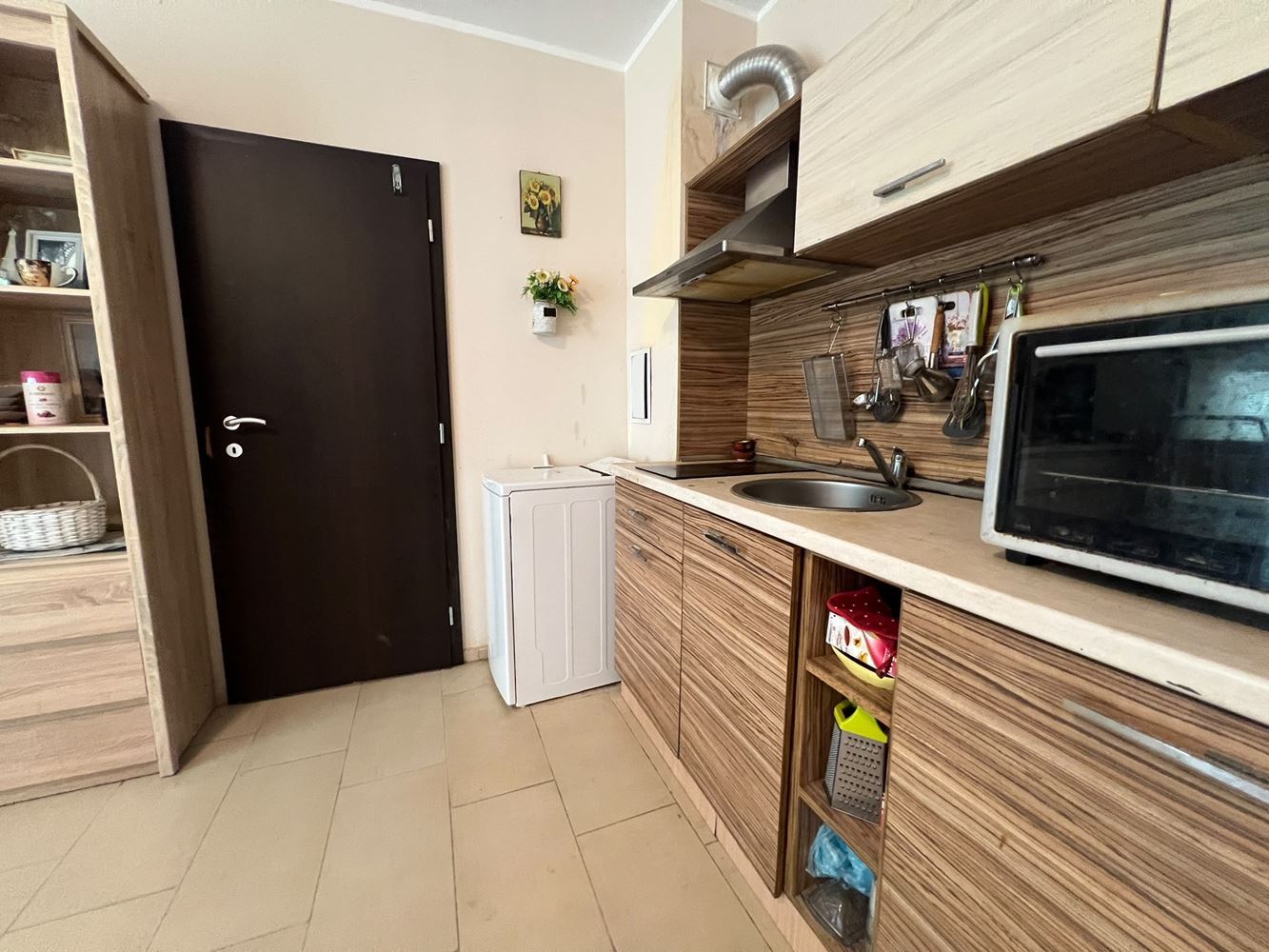 Attractive One-Bedroom Apartment Surrounded by Greenery in a Club Complex in Sunny Beach