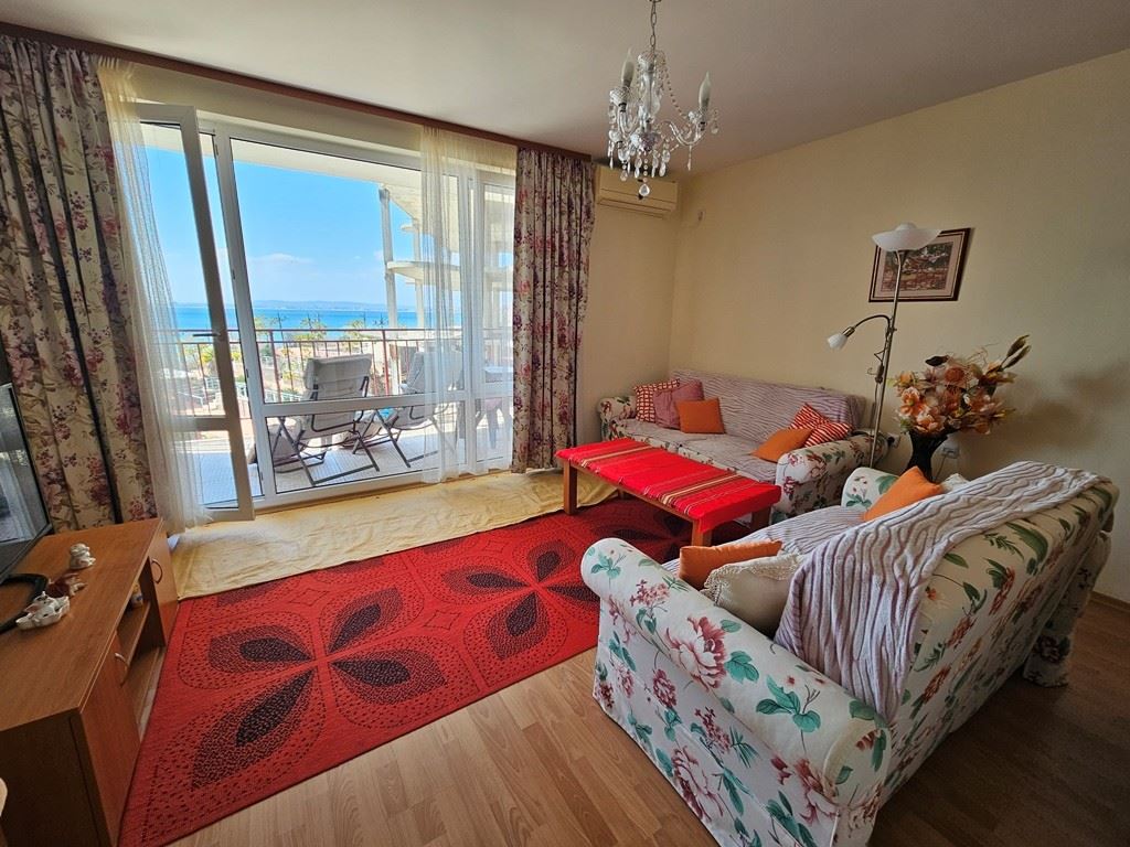 Sveti Vlas, beachfront – panoramic one-bedroom apartment with sea view from every room