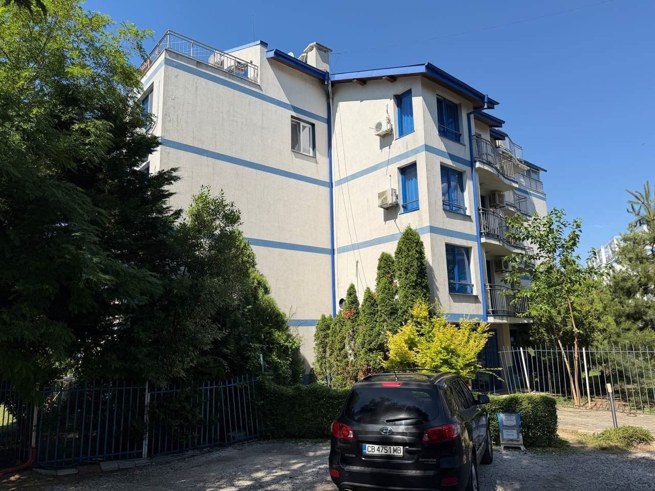 One-Bedroom Apartment on the First Sea Line in Pomorie – Panoramic Views of the Sea and Swimming Pool
