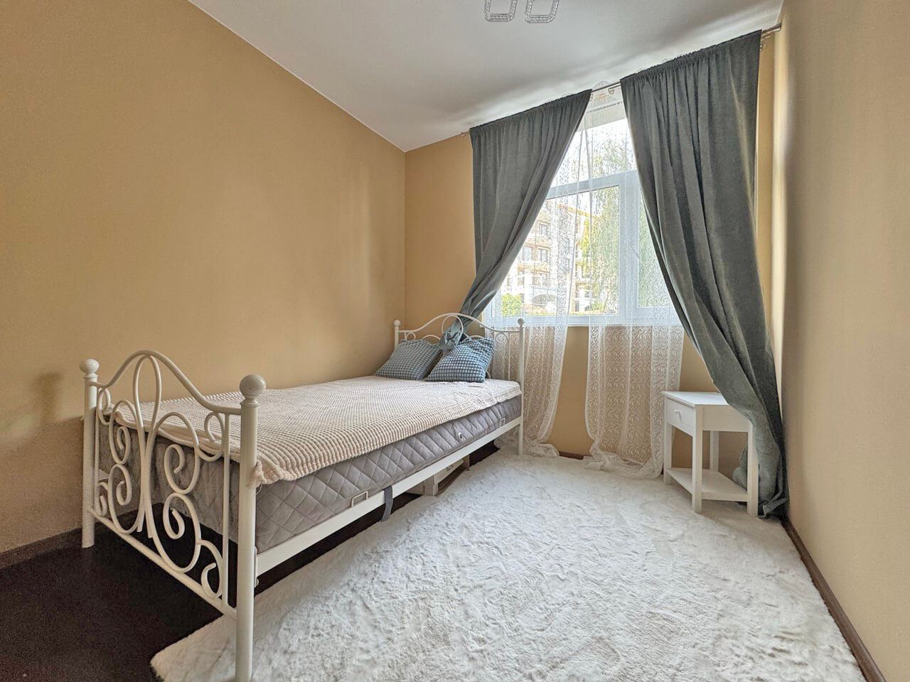 Spacious two-bedroom apartment with pool view in Sunny Beach