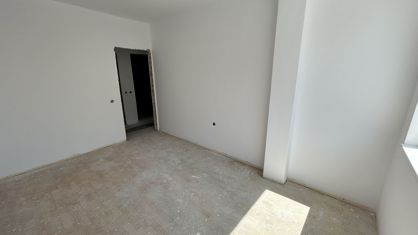 Apartment with Two Bedrooms, South Exposure on the First Sea Line – Space, Comfort and Excellent Investment Opportunity