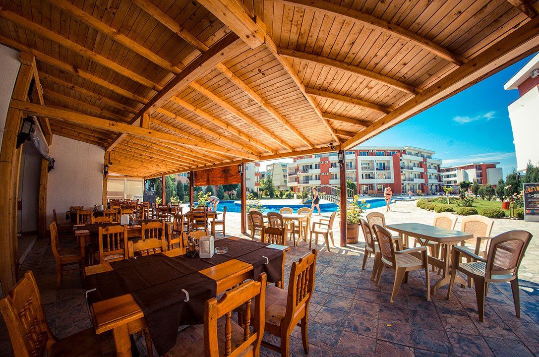 Compact Apartment on the First Line to the Sea with Excellent Investment Potential in Elenite