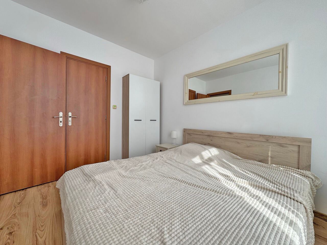 Cozy Two-Bedroom Apartment Within Walking Distance of the Beach