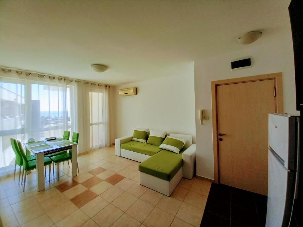 Spacious Two-Bedroom Apartment with Panoramic Sea Views in Sveti Vlas – Comfort, Tranquility, and an Excellent Location