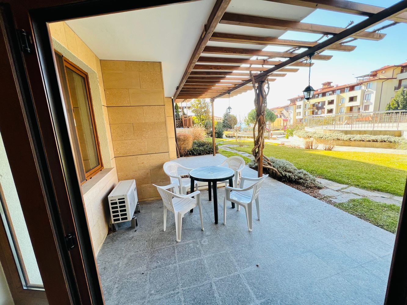 Spacious two-bedroom apartment with sea view in a luxury first-line complex in Sveti Vlas
