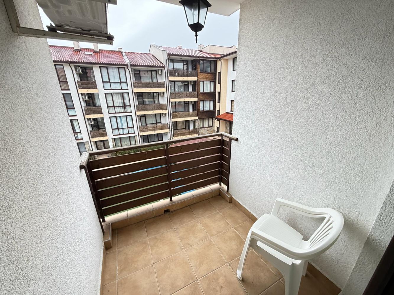 Spacious three-room apartment in Nessebar – fully furnished, in a quiet and fast-developing area near the sea