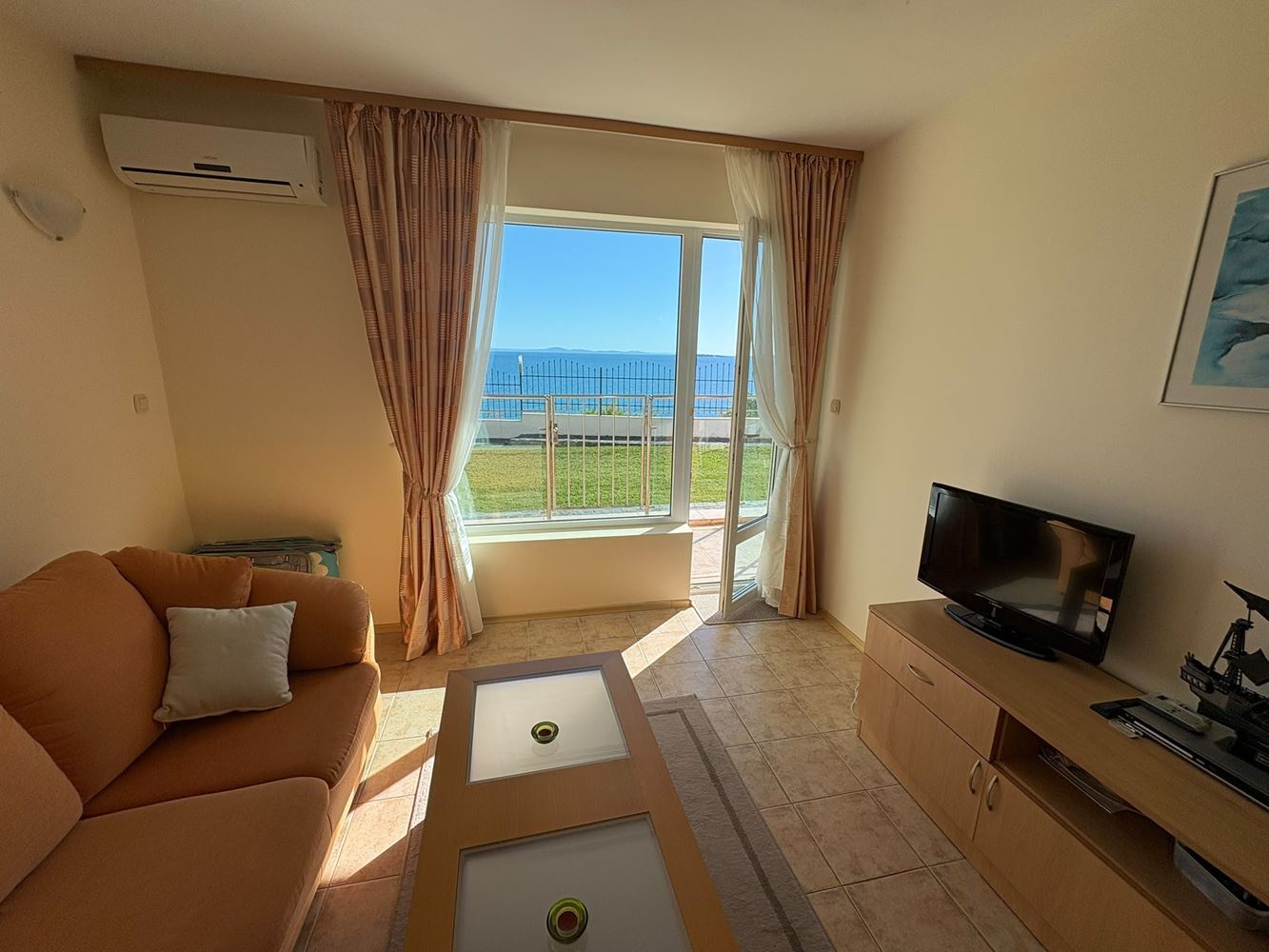 First Line in Sveti Vlas – Spacious One-Bedroom Apartment with Sea View