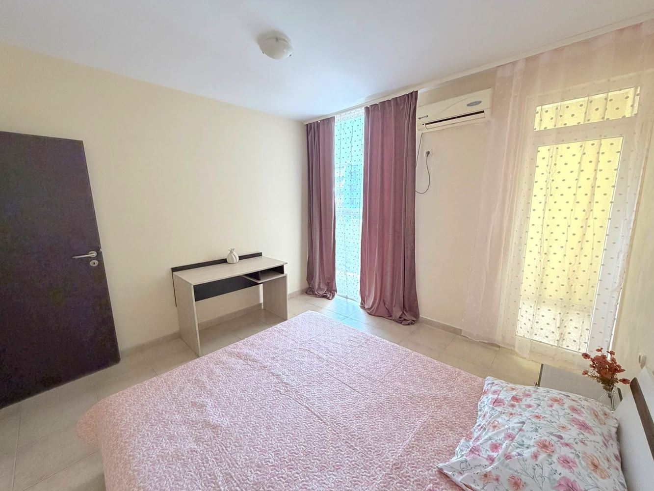 Three-room apartment in Sunny Beach with no maintenance fee – excellent location, attractive investment