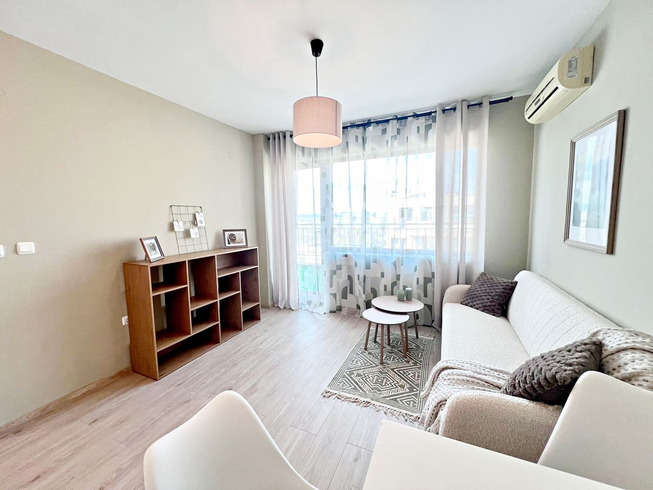 Stylish one-bedroom apartment with low maintenance fee in an excellent complex in Sunny Beach – ready to move in or for investment