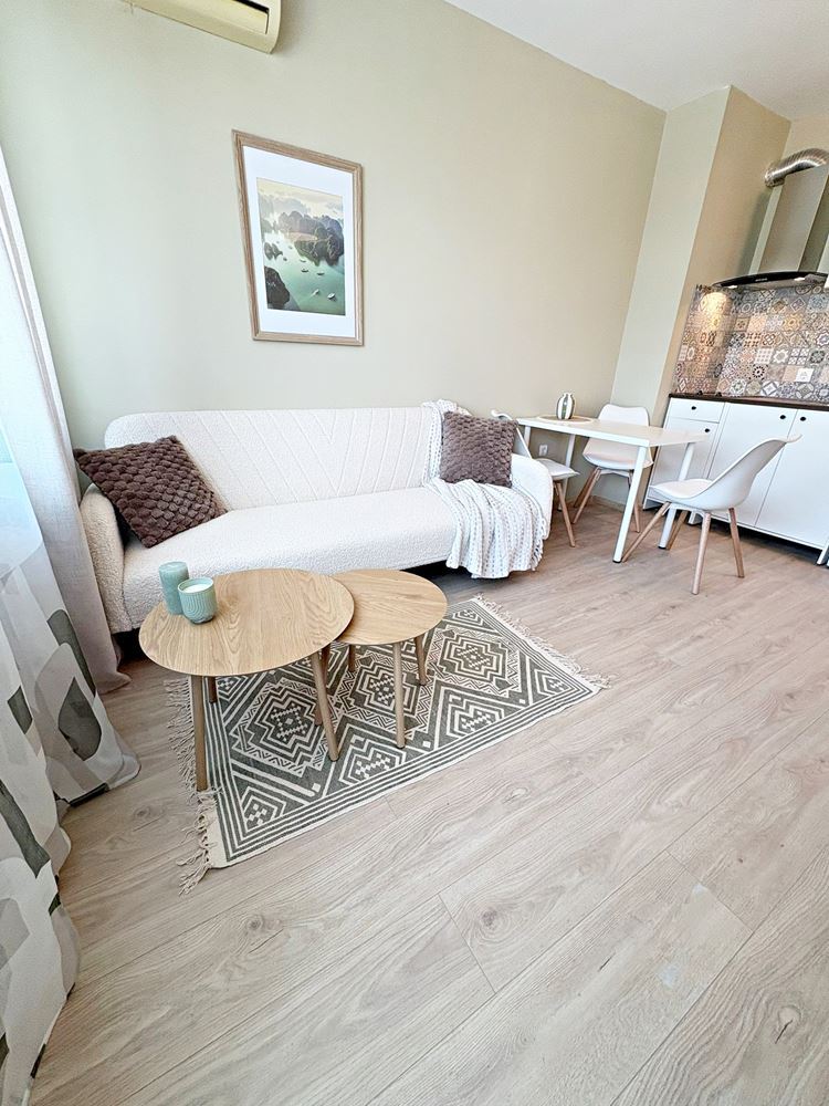 Stylish one-bedroom apartment with low maintenance fee in an excellent complex in Sunny Beach – ready to move in or for investment