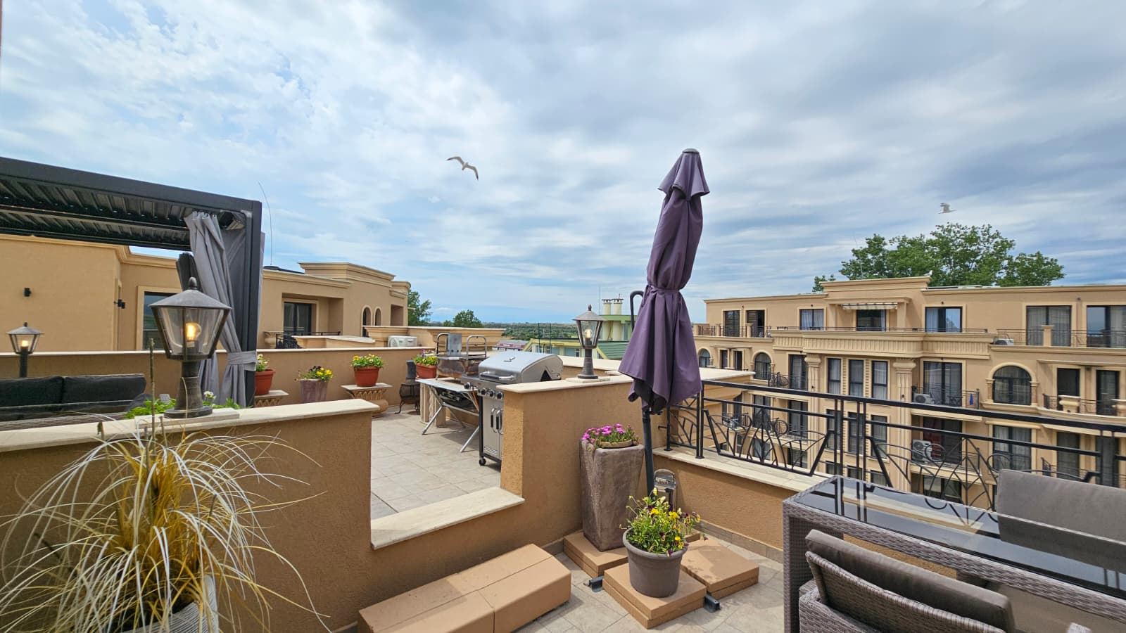 Spacious Penthouse with Panoramic Terrace and Sauna in a Modern Residential Complex in Sunny Beach