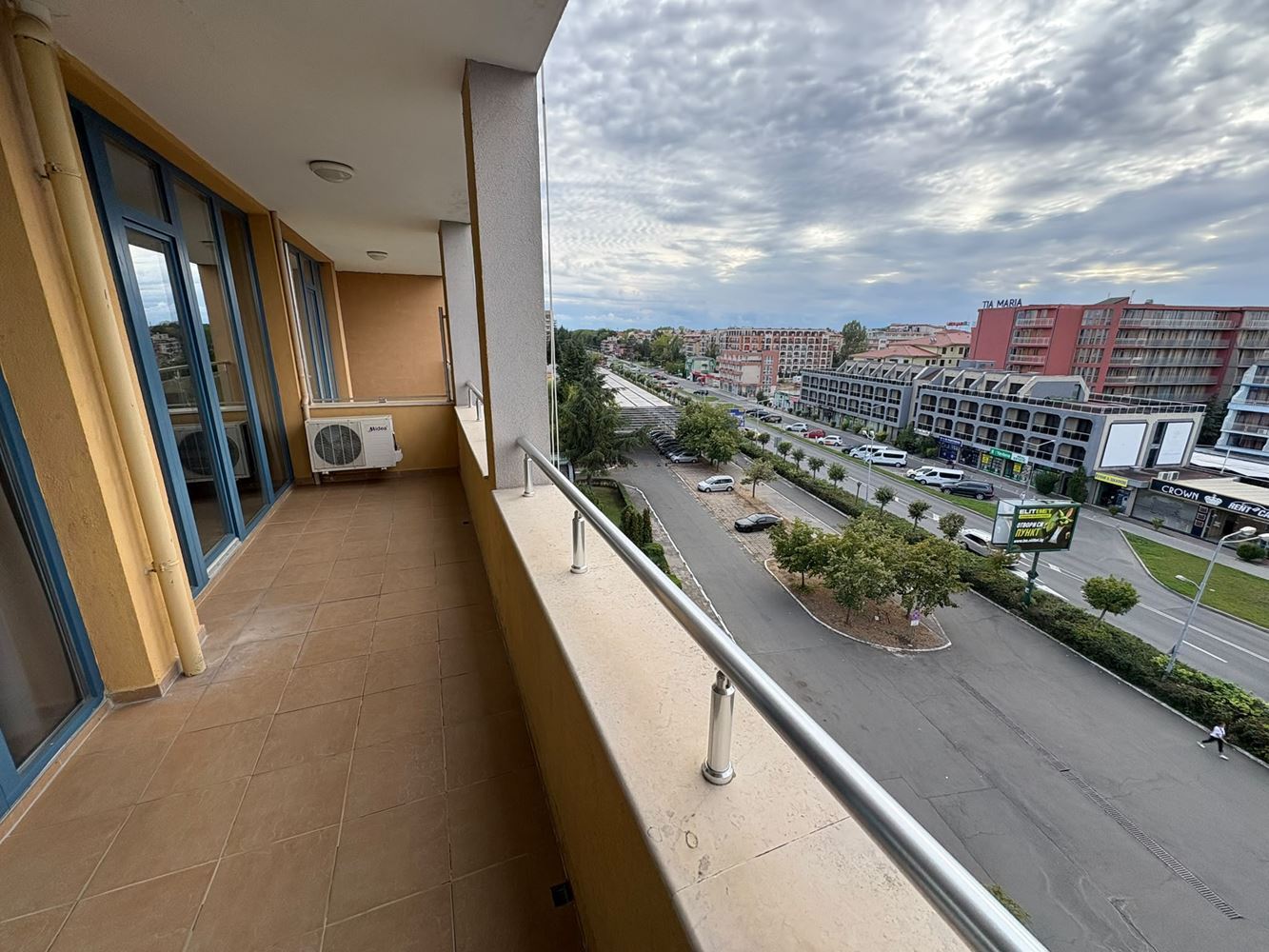 Two-bedroom apartment in Sunny Beach – spacious living, amenities and entertainment in a holiday complex