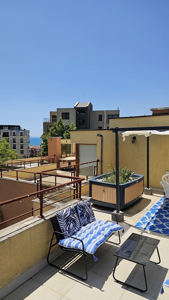 Two-Level Apartment with a Large Panoramic Terrace in a Prestigious Complex in Sveti Vlas