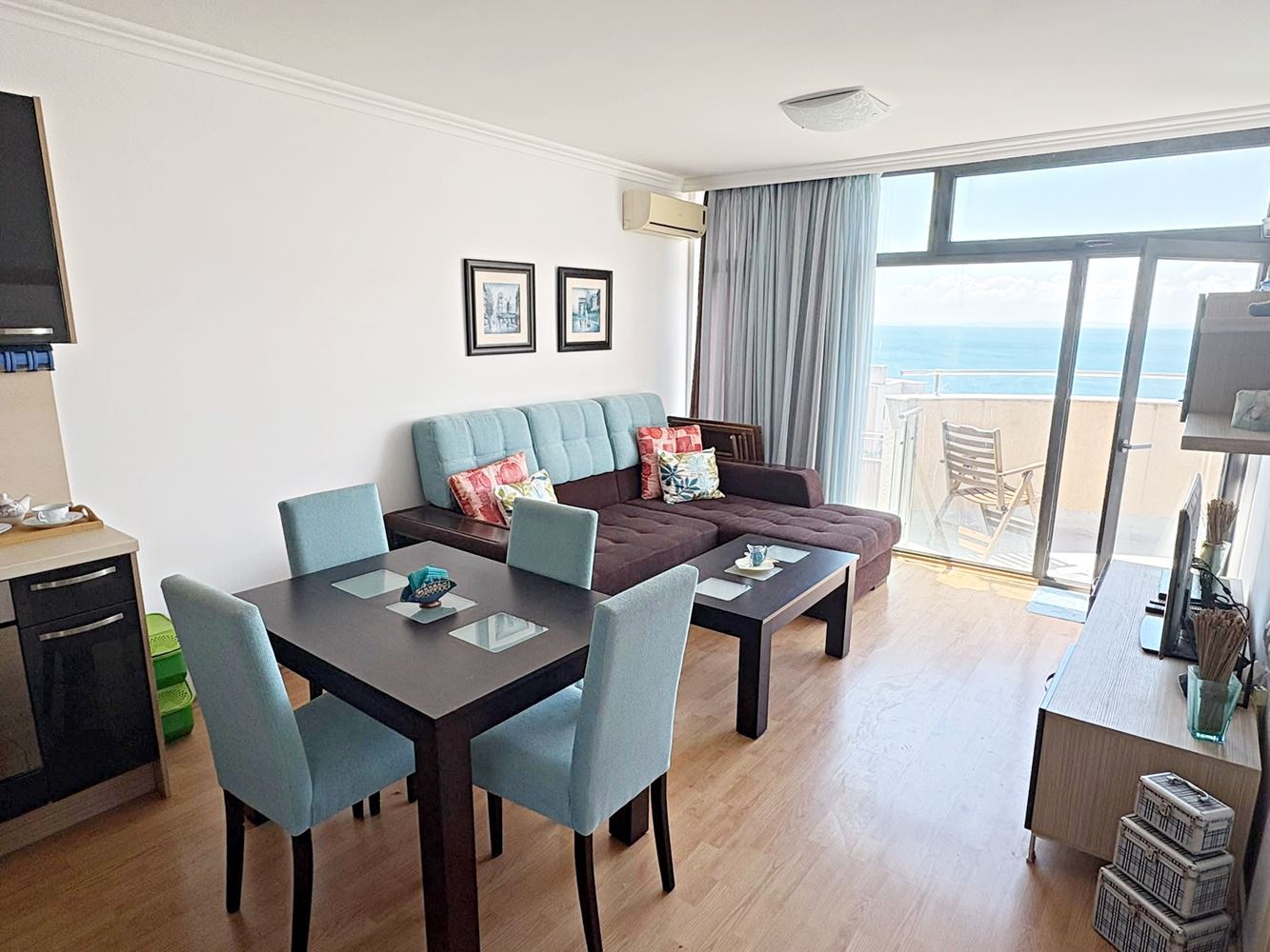 Luxury One-Bedroom Apartment with Panoramic Sea View on the First Line in Sveti Vlas