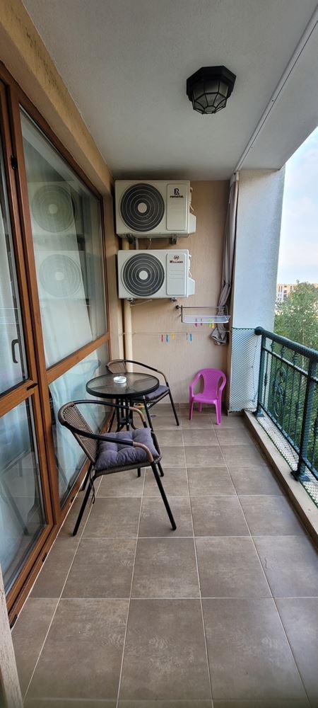 Cozy one-bedroom apartment with new furnishings in a gated complex near the sea in Elenite Resort