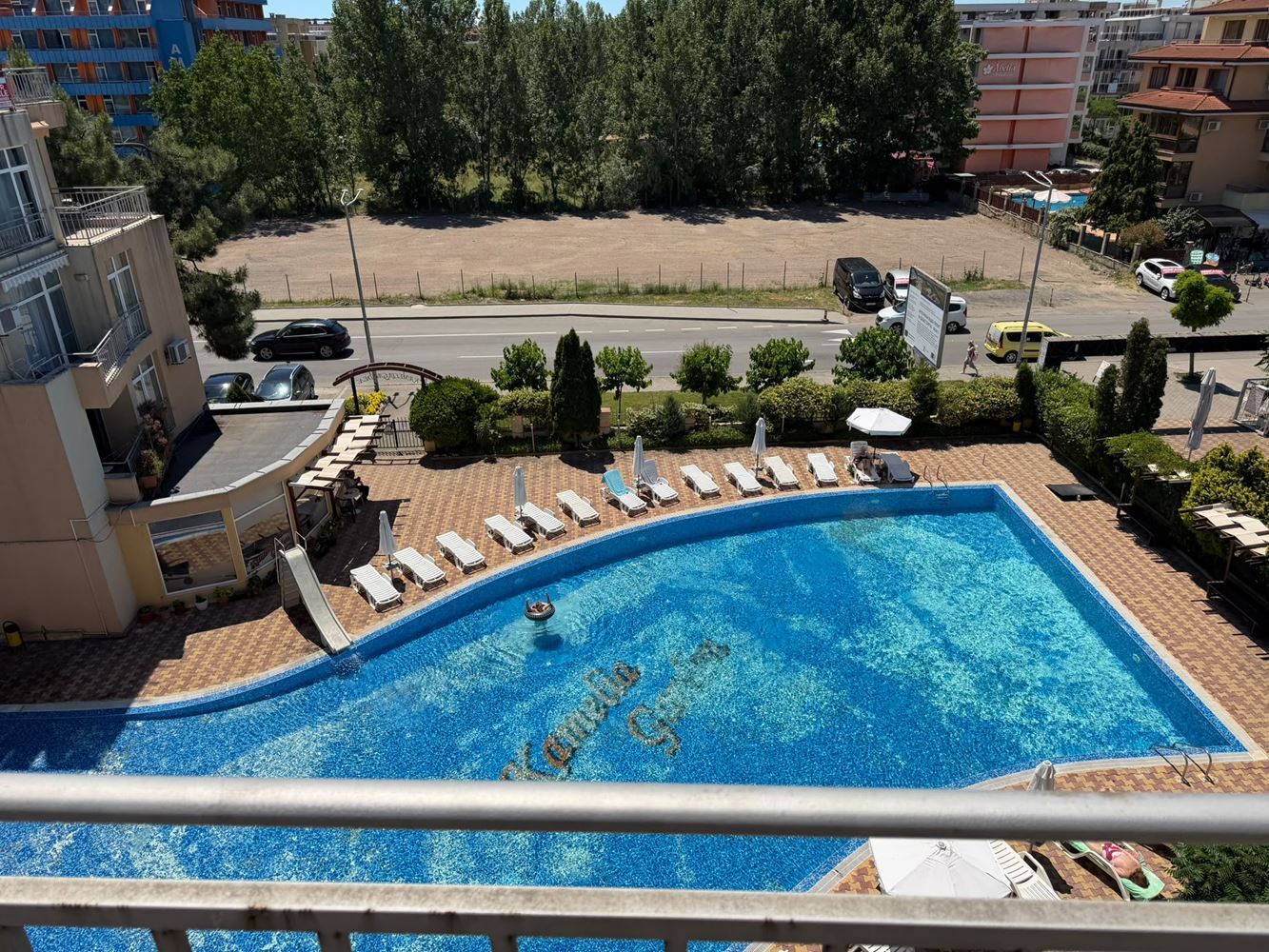Spacious One-Bedroom Apartment in a Prestigious Gated Complex Near the Beach in Sunny Beach