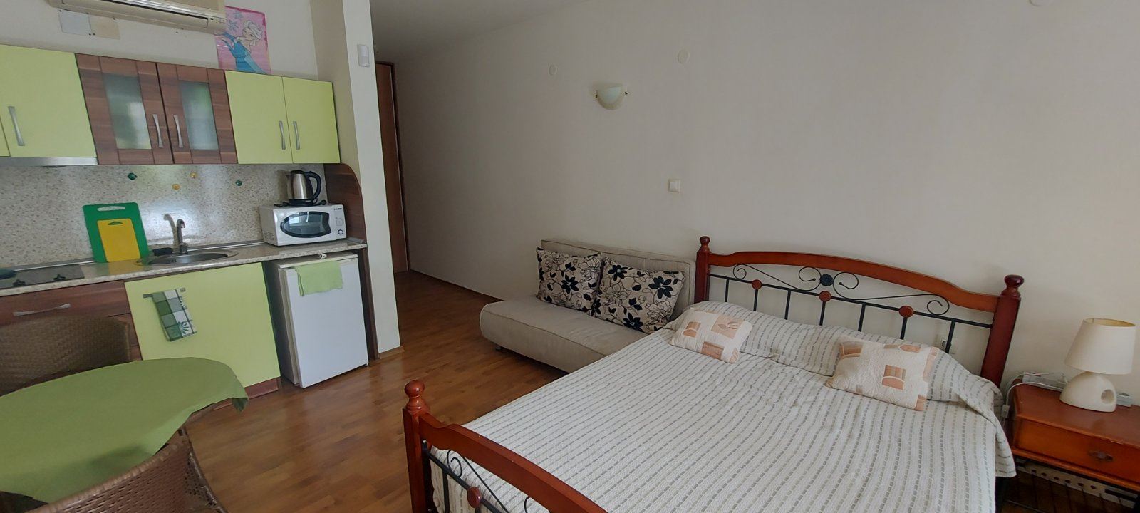 Studio with Direct Pool Access in Ravda – Comfort and a Seaside Atmosphere
