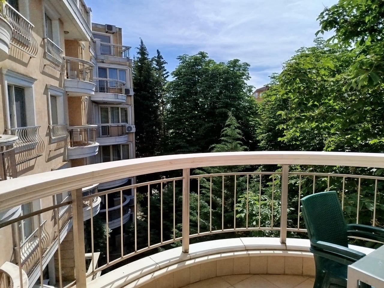 Two-room apartment 100 metres from the beach in Nessebar – tranquillity, greenery and an excellent location
