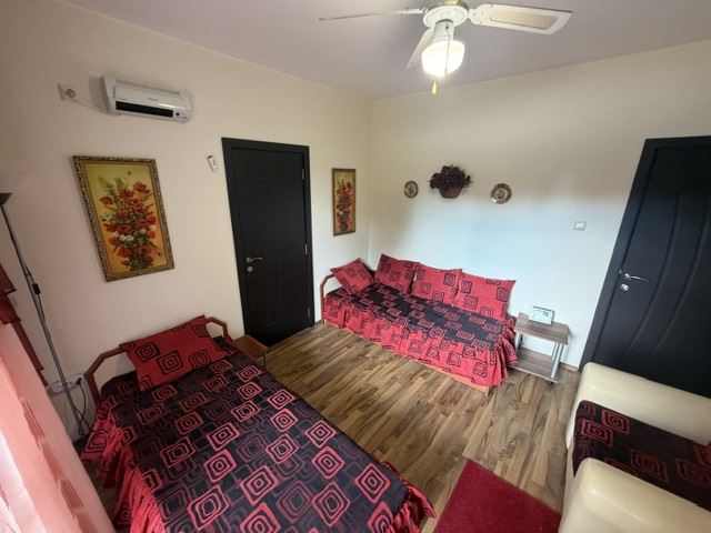 Spacious Three-Bedroom Apartment Close to the Sea with Excellent Complex Facilities