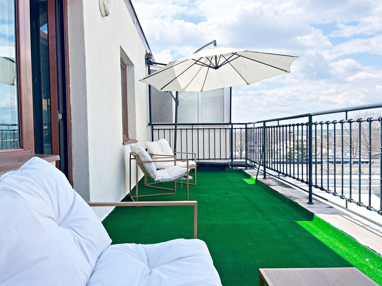 Stylish one-bedroom apartment with low maintenance fee in an excellent complex in Sunny Beach – ready to move in or for investment