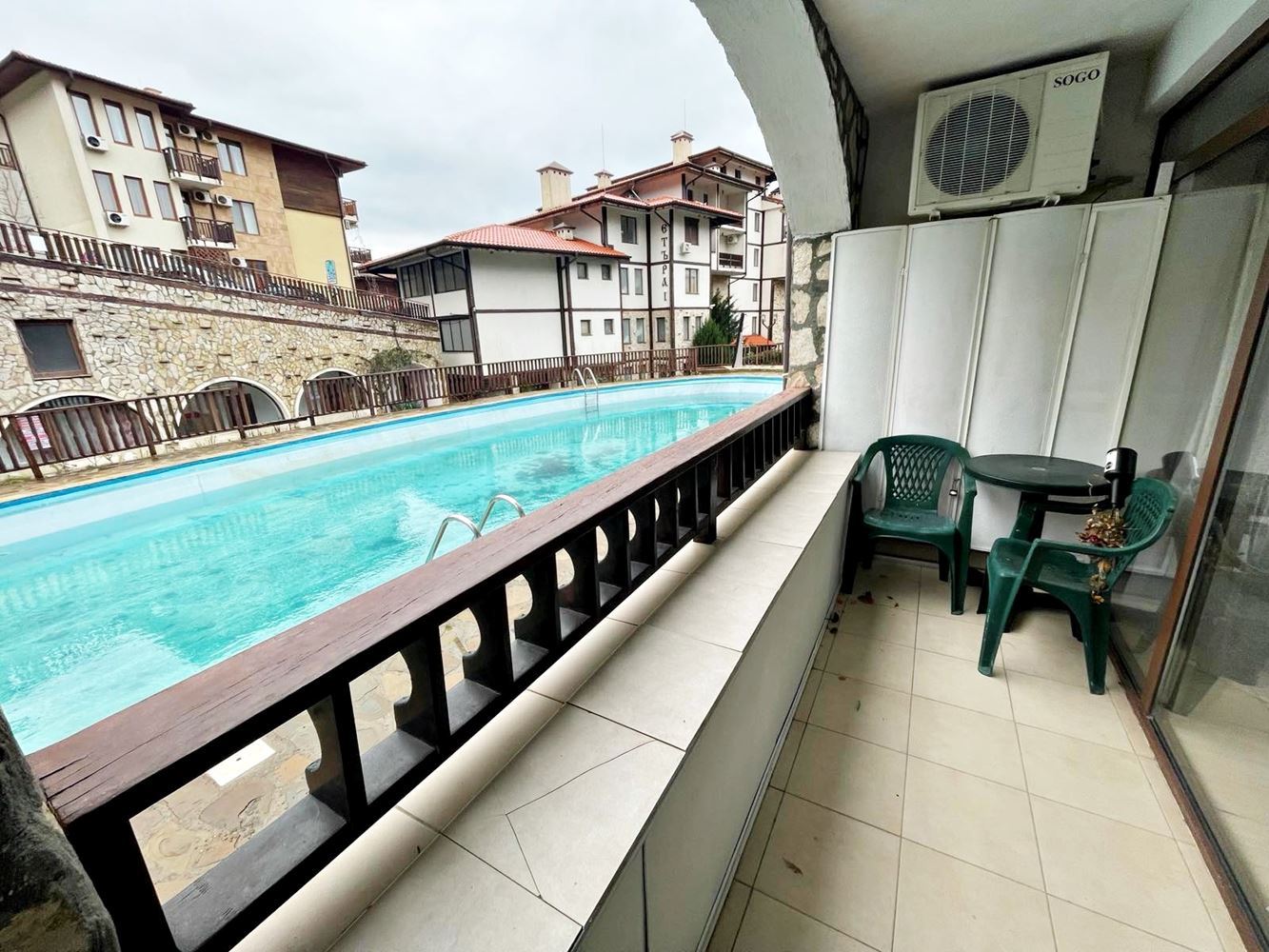Luxury and tranquility on the first sea line in Sveti Vlas – spacious one-bedroom apartment with pool view