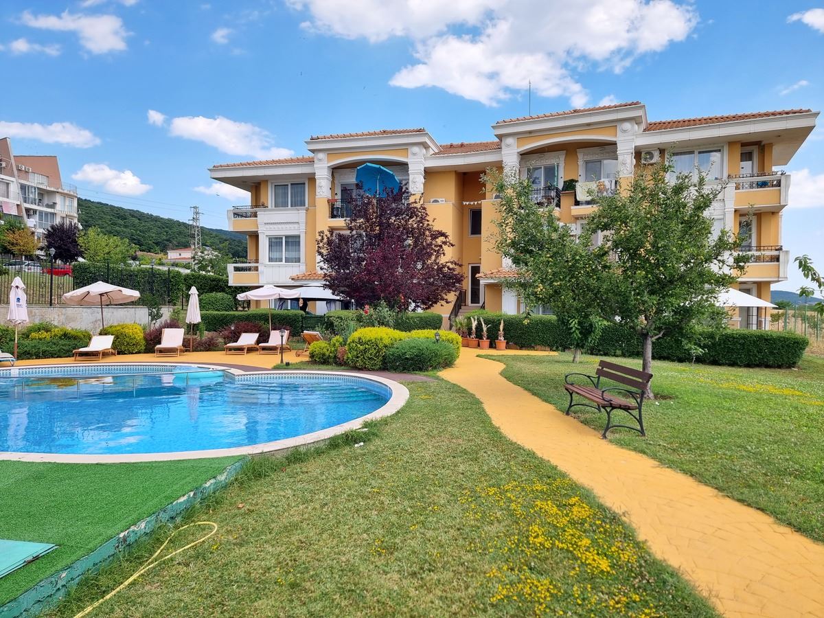 Comfortable Studio with a Private Garden in a Beautiful Complex at the Foot of the Balkan Mountains – Peace, Nature, and Excellent Amenities